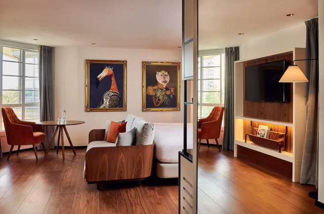 غرفة عائلية مفردة، Melia White House 2/3
