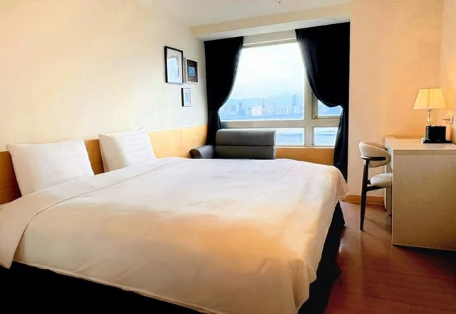 Room, Double Bed, River View, We Meet Taipei Hotel 2/10