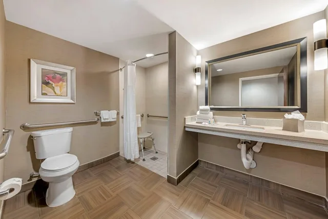 Room, 2 Queen Beds, Sofa, Comfort Suites Miami Airport North 7/9