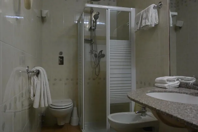 غرفة مفردة، Hotel Italia 3/7