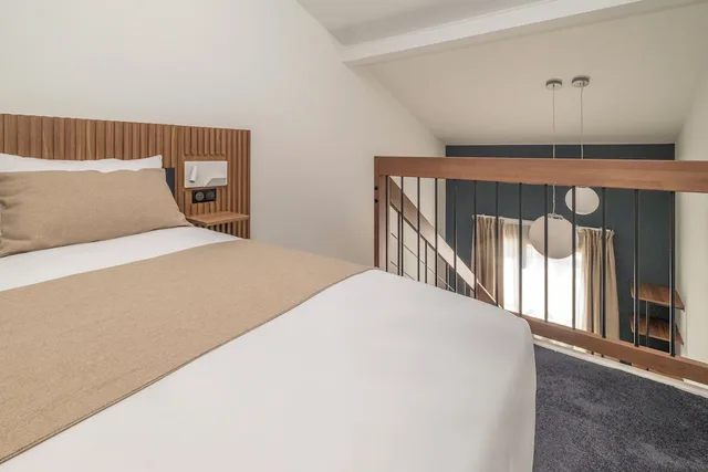 غرفة ثلاثية بسرير مزدوج، The Originals Le Relais D Aubagne 3/4