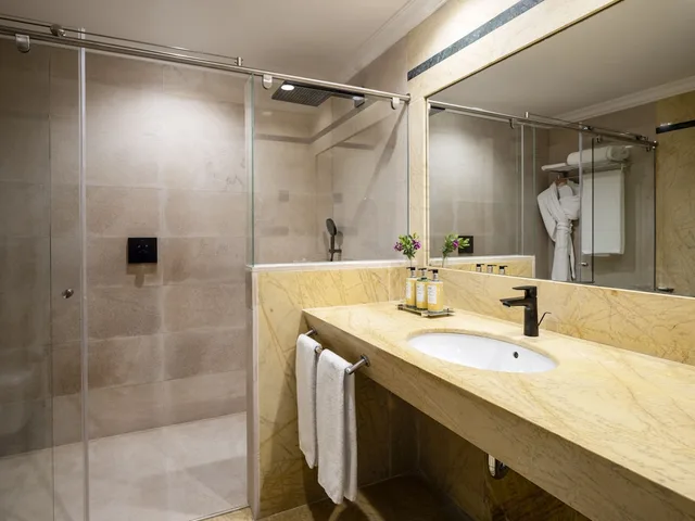 غرفة سوبيريور بسرير كوين بشرفة، Son Julia Country House Hotel 7/10