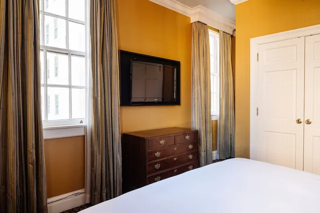 جناح بسرير كينج مع أريكة، The Lafayette by LuxUrban 2/7
