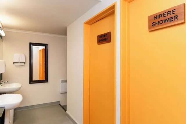 Mixed Dorm, 4 Beds, Haka House Queenstown 1/3