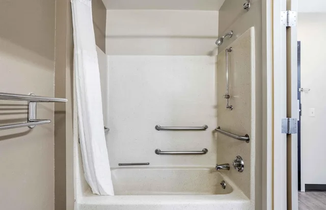 استوديو بسرير كوين لذوي الإعاقة، Extended Stay America Jacksonville Riverwalk Conv Center 7/8
