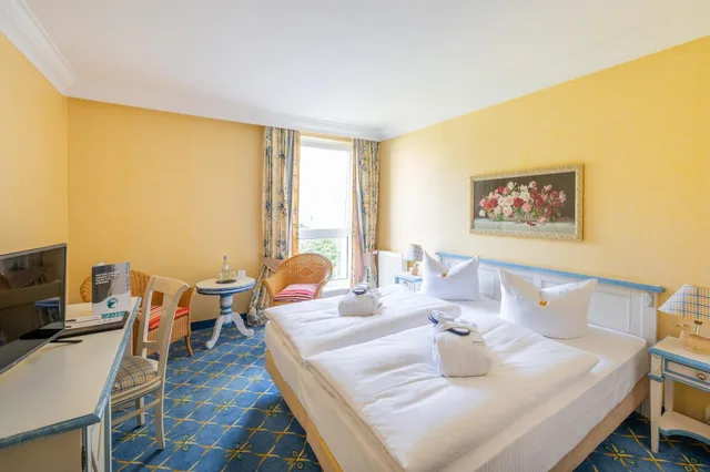 غرفة بسرير مزدوج بإطلالة على المدينة، Rugard Thermal Strandhotel 5/8