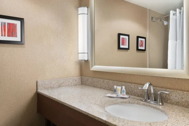 غرفة قياسية بسرير كينج، Comfort Inn Fayetteville near Fort Bragg 5/5