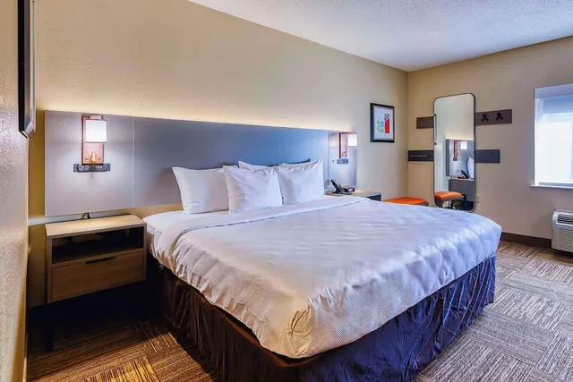 غرفة بسرير كينج لذوي الإعاقة، Comfort Inn Shepherdsville - Louisville South 4/5