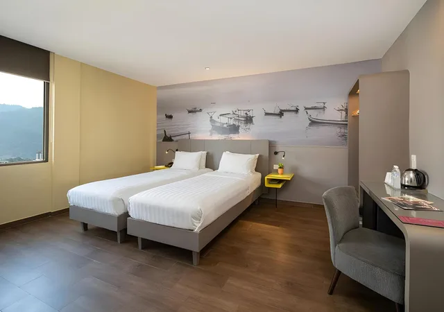 Friend and Family Triple Room، Travelodge Georgetown Penang 2/2