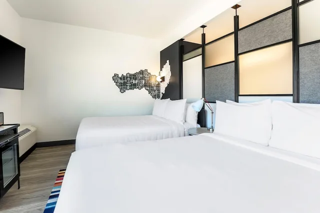Aloft, 2 Queen Beds، Aloft Reno Tahoe International Airport 2/4