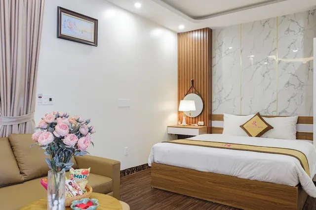 جناح استوديو تنفيذي بسرير كوين، Roza Palace 2/8