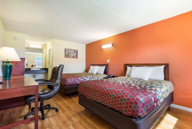 Room, 2 Queen Beds, Americas Best Value Inn Danville, IL 1/2