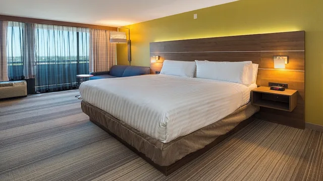 غرفة قياسية بسريرين كوين لذوي الإعاقة، Holiday Inn Express Fullerton Anaheim 1/3