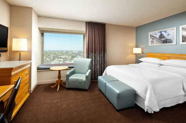 غرفة كلوب بسرير كينج، Sheraton Grand Sacramento 2/10