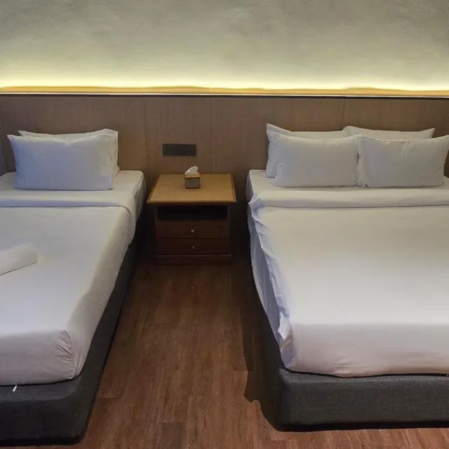 غرفة ديلوكس ثلاثية، Kingston Hotel 28 - Gocos Hotel Klang 4/8