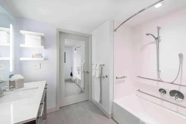 Studio, Accessible, Hampton Inn And Suites Worcester Ma 1/3