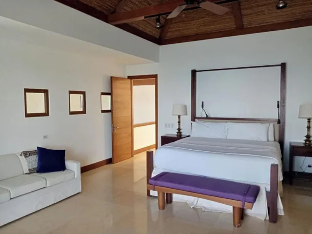 فيلا فاخرة بسريرين كوين بإطلالة على البحر بـ5 غرف نوم بمسبح خاص، Las Verandas Hotel And Villas 2/9