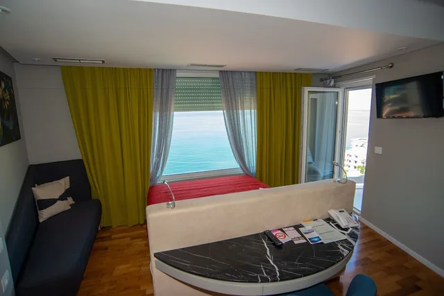 Bougainville Bay Hotel، ساراندا 37/78