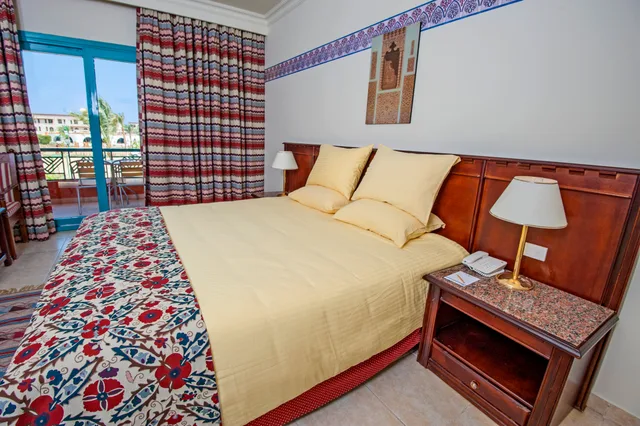 Room, King Bed, Beach Front، Sunrise Garden Beach Resort and Spa 1/3