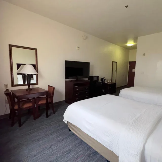 غرفة رباعية بسريرين كوين، Holiday Inn Express Hotel Suites Terrell 1/1
