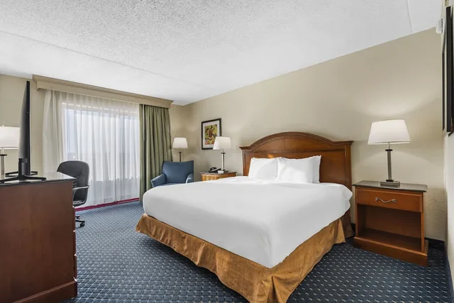Suite, King Bed, Sofa, Thousand Hills Resort Hotel 2/10