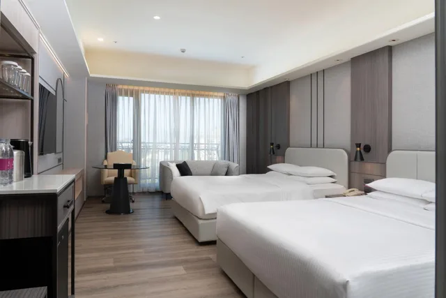 Garden, Family, 2 Double Beds، E-Da Royal Hotel 1/1