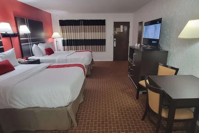 غرفة بسريرين كوين، Ramada by Wyndham Mountain Home 4/6