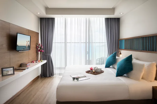 غرفة بإطلالة على البحر بشرفة بغرفة نوم واحدة، Citadines Bayfront Nha Trang 2/4