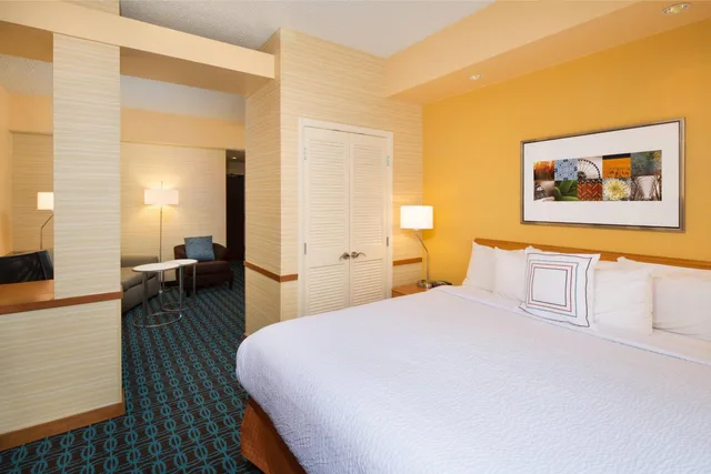 استوديو بسرير كينج مع أريكة بحوض استحمام لذوي الإعاقة، Fairfield Inn Suites San Antonio Airport North Star Mall 1/3