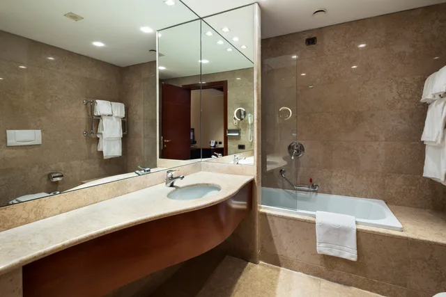 غرفة بريميوم مفردة، Unahotels Cusani Milan 3/4
