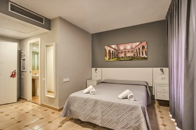 غرفة بسرير مزدوج، Resitur Apartamentos Turisticos En Seville 2/5