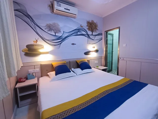 غرفة كومفورت بسرير كوين، Qufu Garden Hotel 3/10