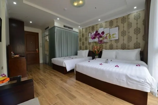 1 Bedroom, Triple, 1 Queen and 1 Single Bed, Bella Rosa Hotel 3/5