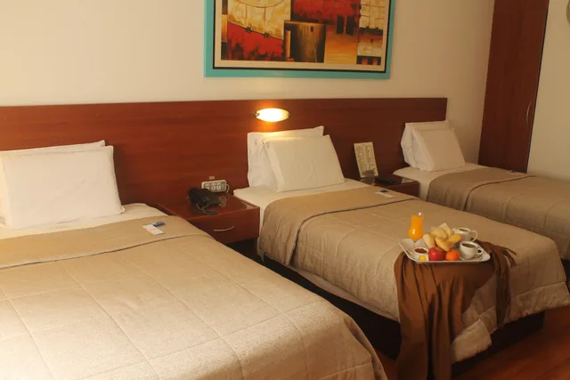 غرفة قياسية ثلاثية، Hotel Vila Santa Miraflores 3/5
