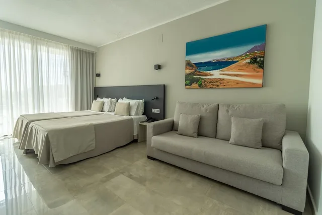 غرفة ديلوكس بسريرين منفصلين بإطلالة على المسبح، 30 Degrees Hotel Dos Playas 2/6