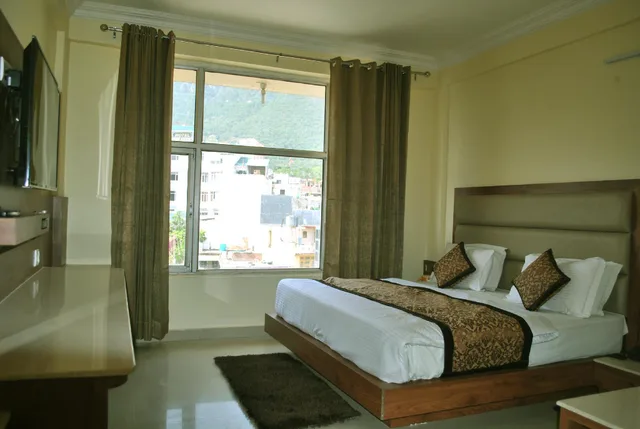 غرفة بريميوم بسرير كينج، Hotel Nek 2/2