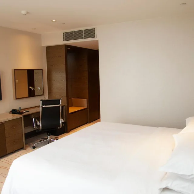 Deluxe, Suite, Four Points By Sheraton Shanghai Daning 5/10