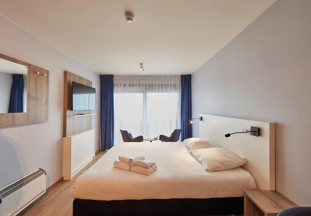 Studio, Double Bed, Partial Sea View, No Balcony، Holiday Suites Blankenberge 4/10