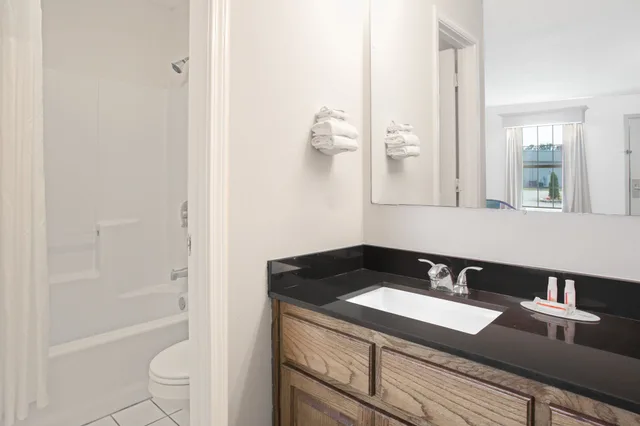 غرفة قياسية بسريرين مزدوجين، Baymont By Wyndham Brunswick Ga 7/8