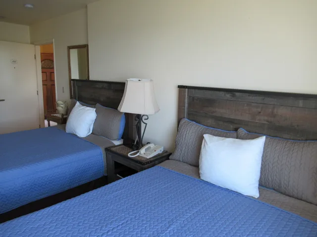 غرفة بسريرين مزدوجين بإطلالة جزئية على البحر، Gualala Country Inn 3/7