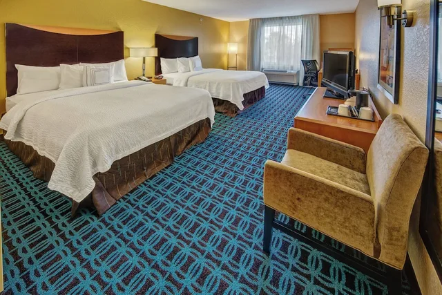 غرفة بسريرين كوين لذوي الإعاقة، Fairfield Inn Suites By Marriott Naples 1/3