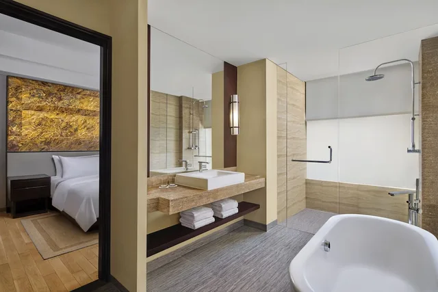 غرفة بريميوم بسريرين مزدوجين بشرفة، The Westin Resort Nusa Dua Bali 9/10