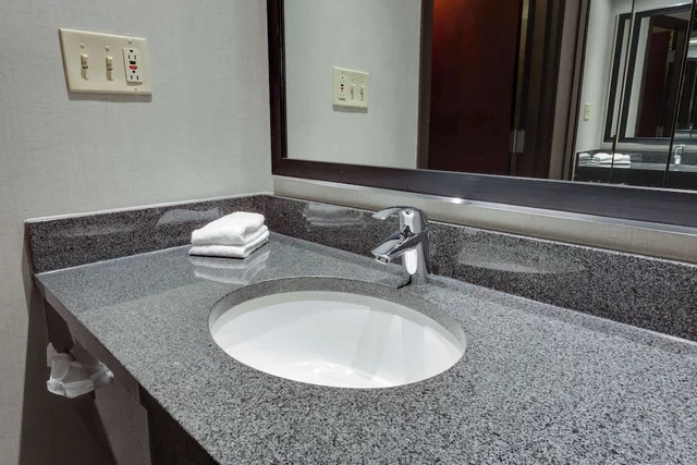 غرفة بسرير كينج، Drury Inn Suites Kansas City Overland Park 3/4