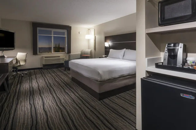 غرفة قياسية بسرير كينج، Holiday Inn Express Hotel And Suites Livermore 2/3