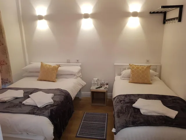 غرفة عائلية، City London Hotel 2/6