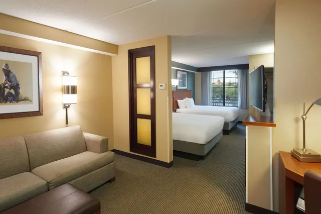 غرفة بسريرين كوين في طابق مرتفع، Hyatt Place Fort Worth Historic Stockyards Formerly Amerisuites Fort Worth 1/2