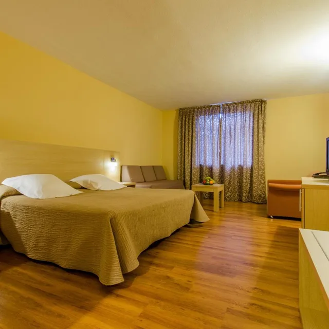 Room, Triple, Single Bed, Mountain View, Panorama Hotel 1/10