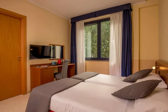 غرفة بسريرين منفصلين، Best Western Blu Hotel Roma 2/3