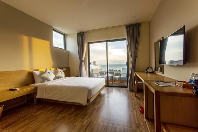 غرفة ديلوكس بسرير كوين بإطلالة على البحر بشرفة، Gaia Hotel Phu Quoc 1/1