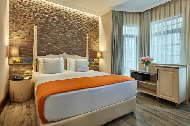 Grand, Suite, King Bed, Konak Hotel Taksim 2/2